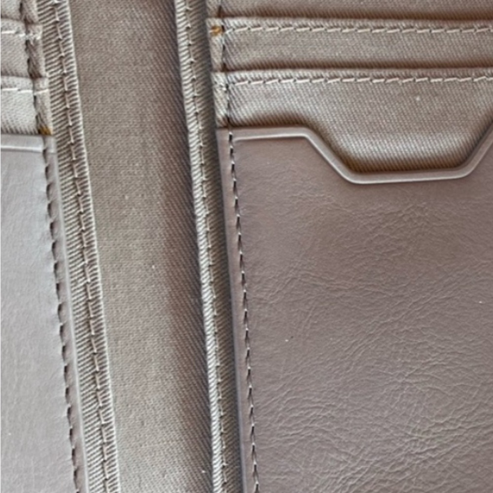 Large Fossil Wallet, Good Condition, Cards,Cash, … - image 4